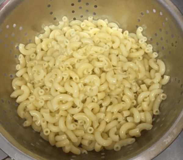 Drain Water From Macaroni