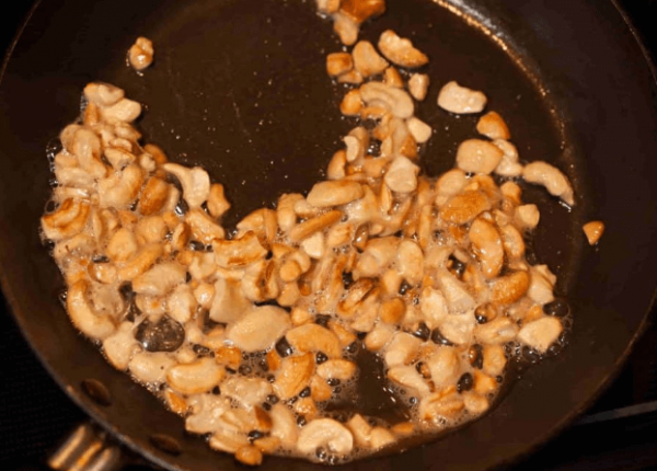 Fry Cashews in Pan