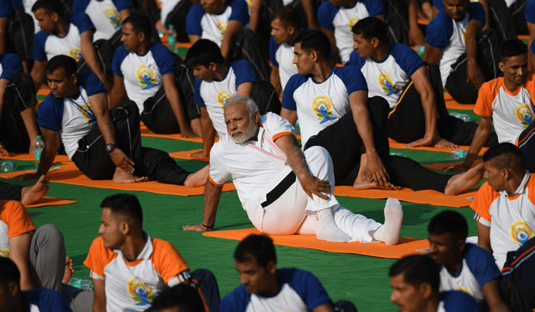 PM Modi Leading Yoga