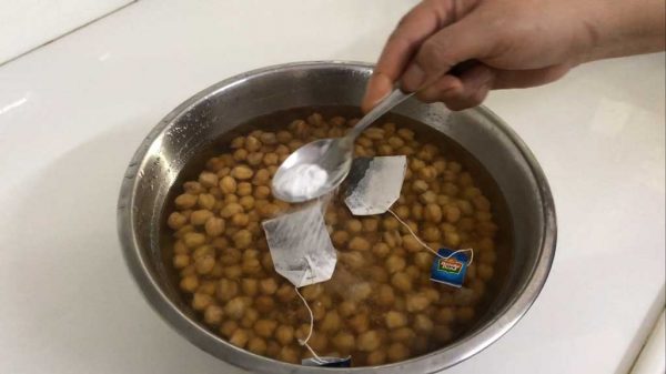 Soak ChickPeas with TeaBags & Baking Soda